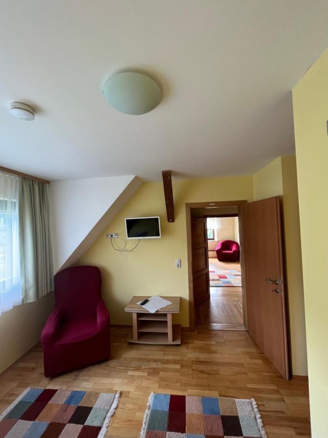 Privatzimmer Familie Pair/Schmoll Spital am Semmering Rum bild